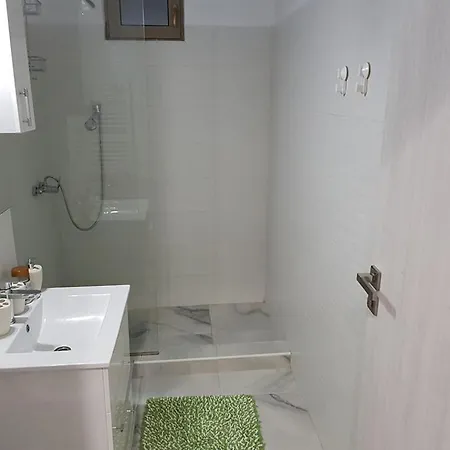 Aparthotel Mario Beachside Summerland