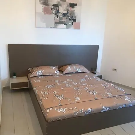 Aparthotel Mario Beachside Summerland