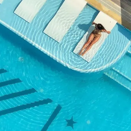 Aparthotel Mario Beachside Summerland