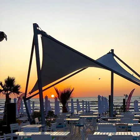 Mario Beachside Summerland