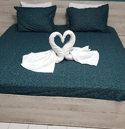 Mario Beachside Summerland * Mamaia